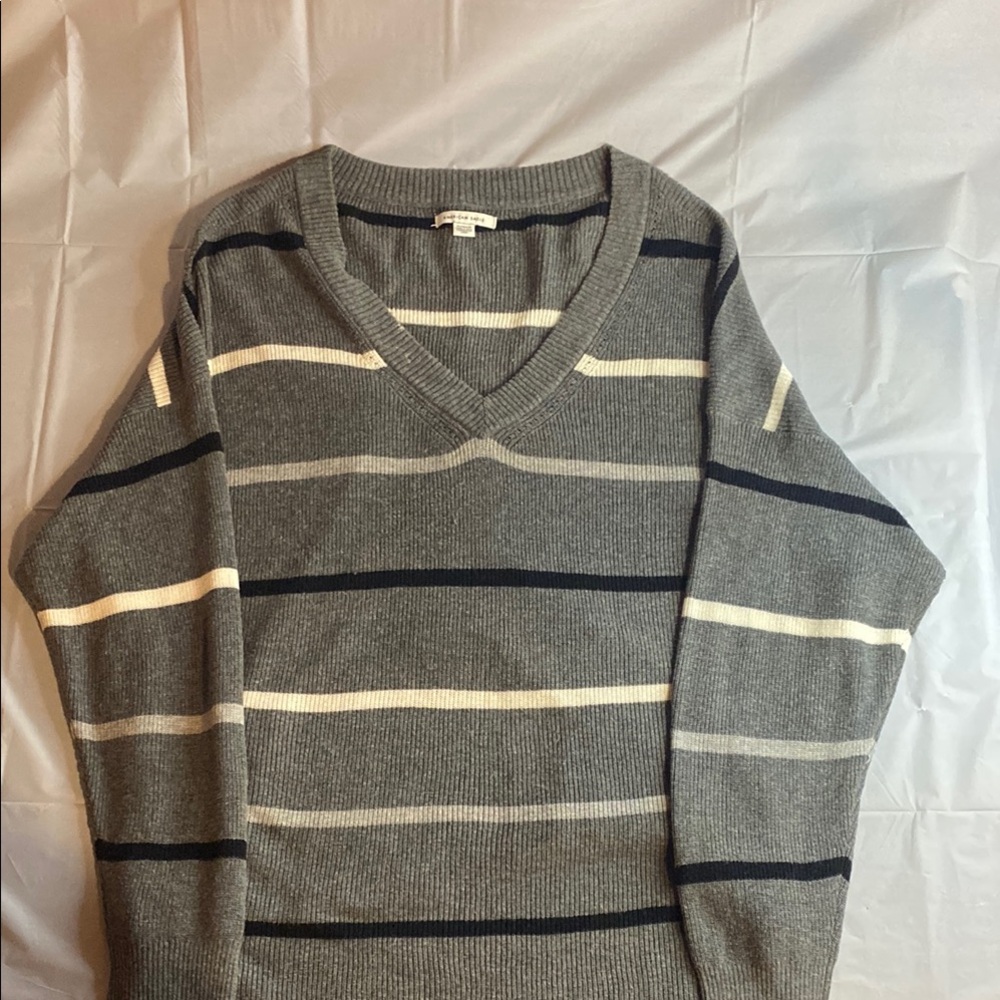 American Eagle Outfitters Gray Long Sleeve Tee